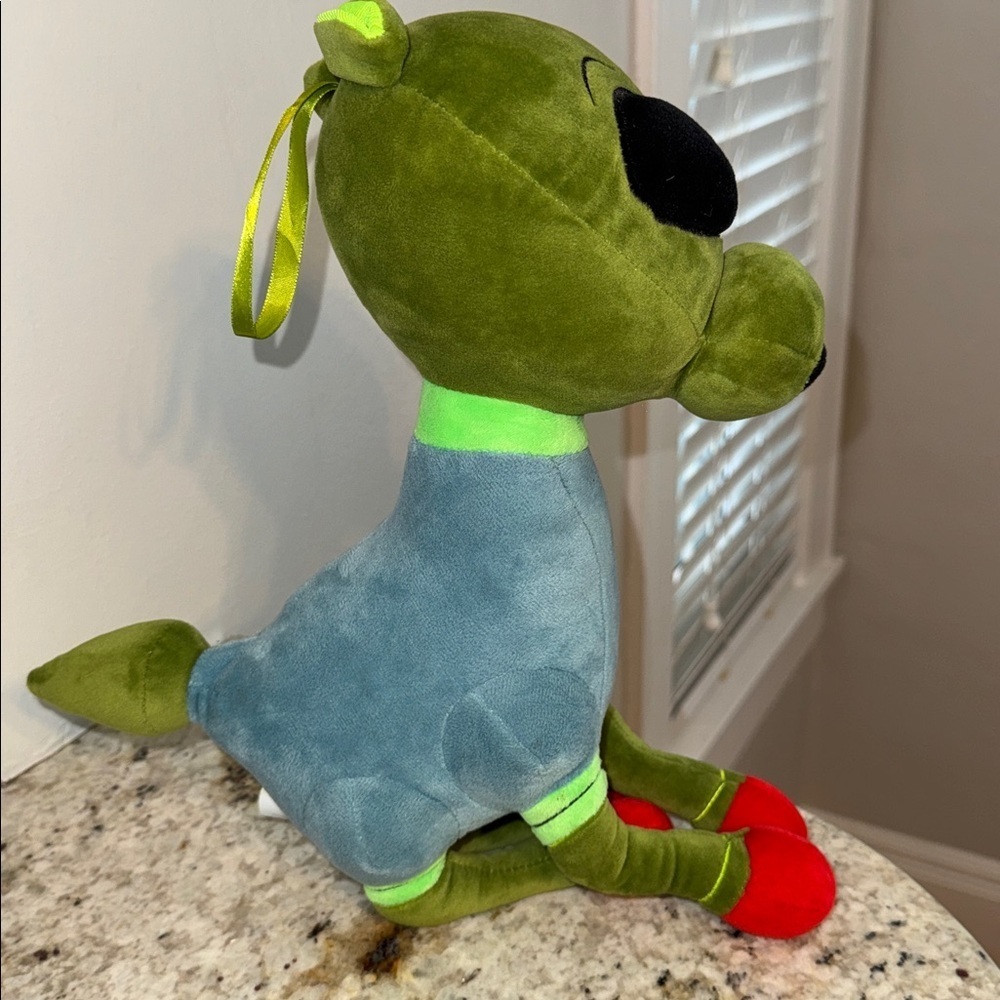Alien Fresh Jerky Plush Area 51 Dog RARE Souvenir - Picture 3 of 4